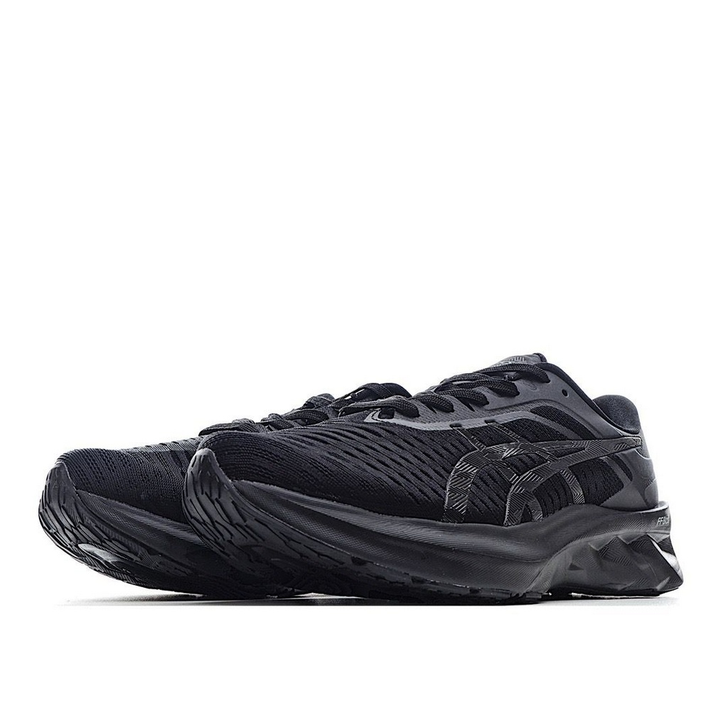 Tênis Asics NovaBlast - Preto All Black - Masculino